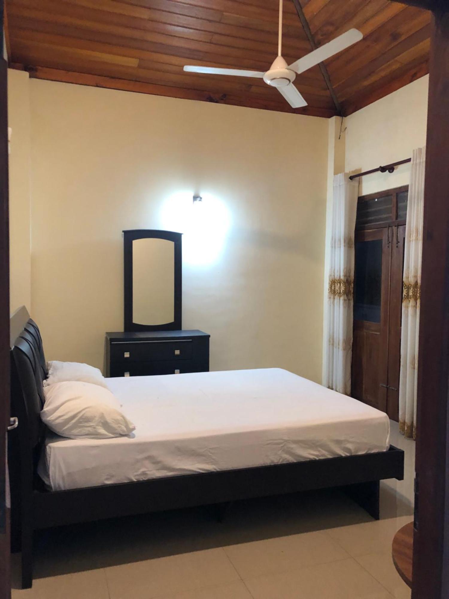 senarathna guest house Weligama Luaran gambar