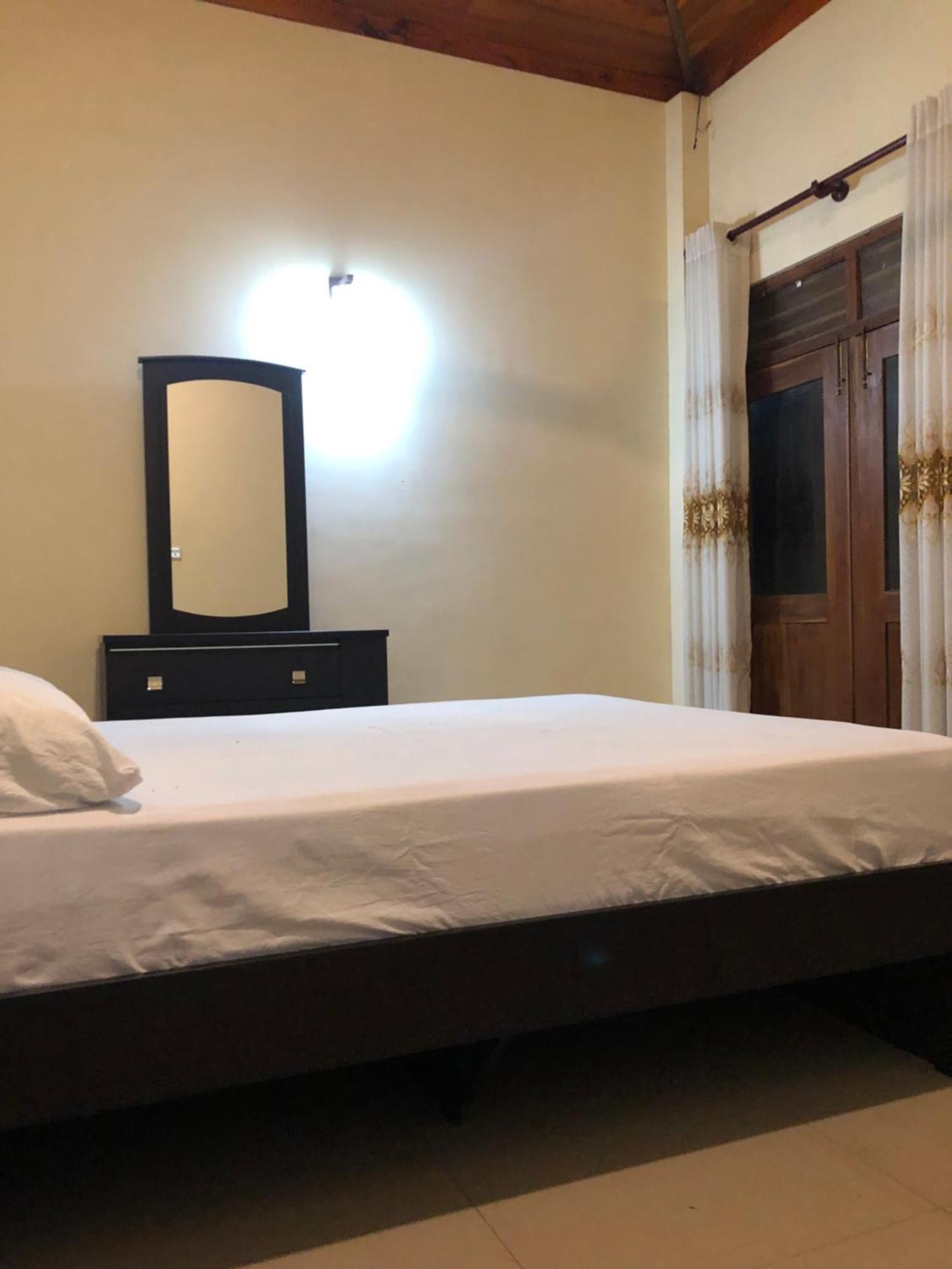 senarathna guest house Weligama Luaran gambar