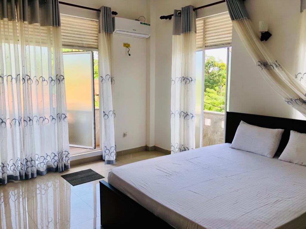 senarathna guest house Weligama Luaran gambar